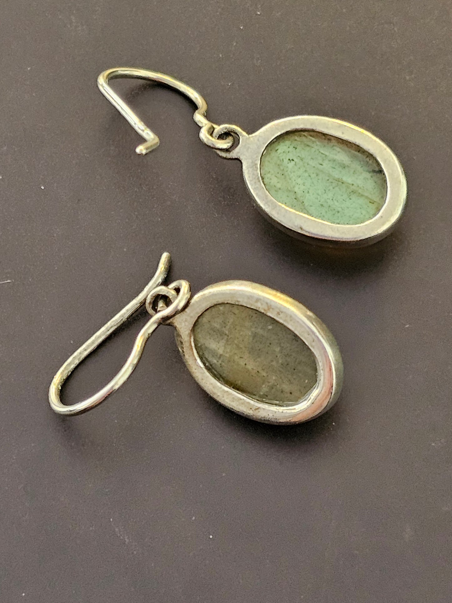 Schöne Ohrringe aus 925er Silber mit Labradorit Edelstein