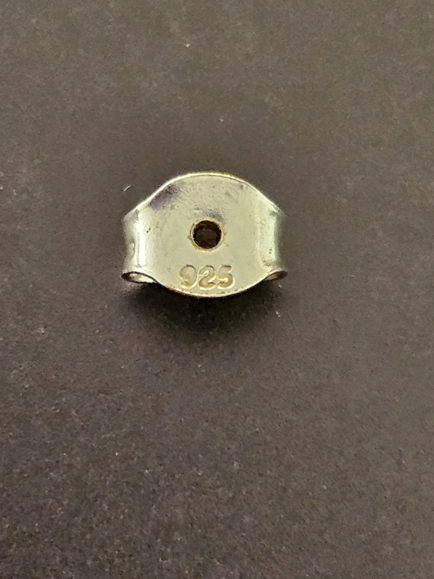 Schöne Ohrstecker aus 925er Silber mit Blautopas