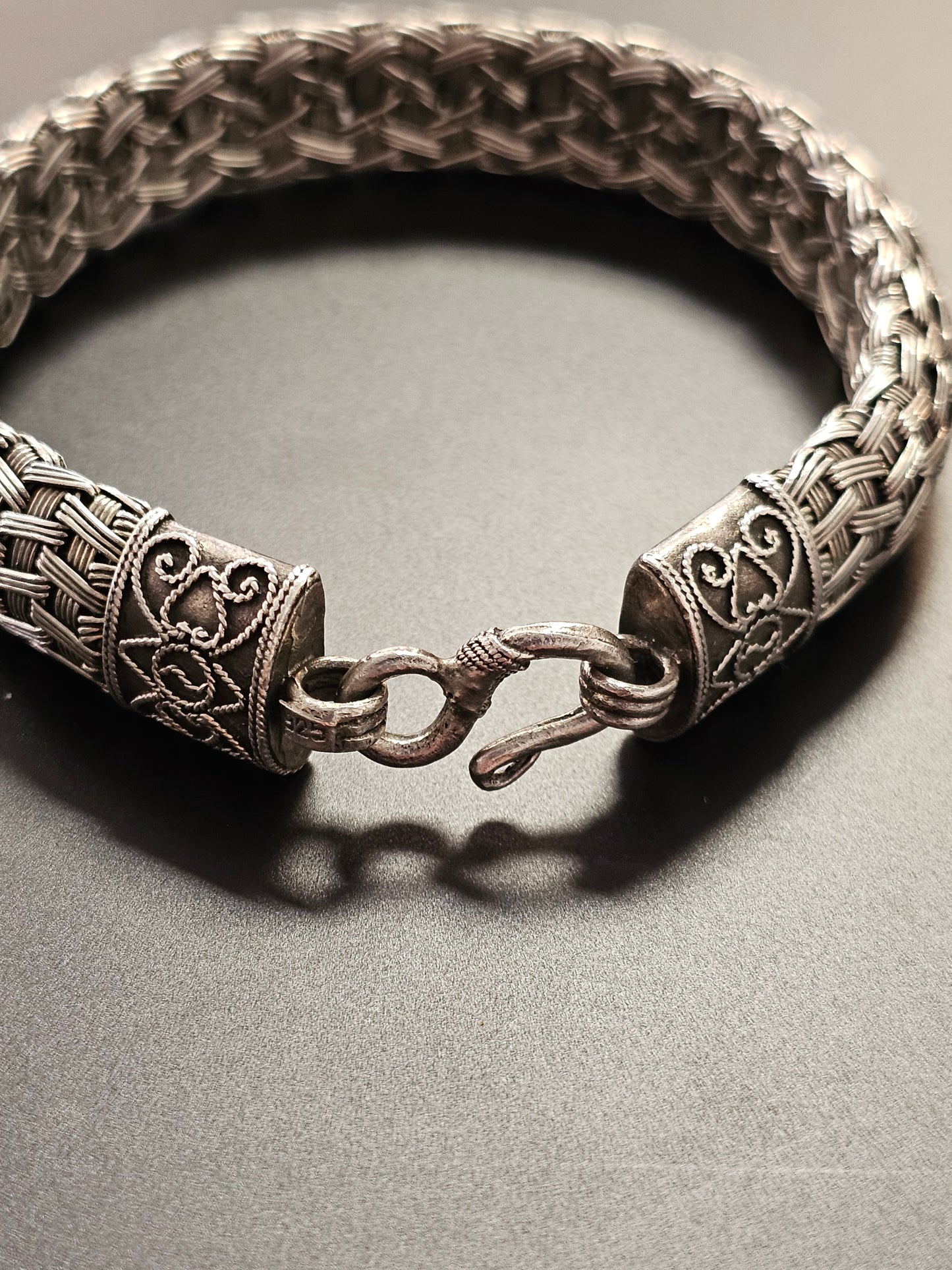 Schön gearbeitetes Korbflecht Kettenarmband aus 925er Silber