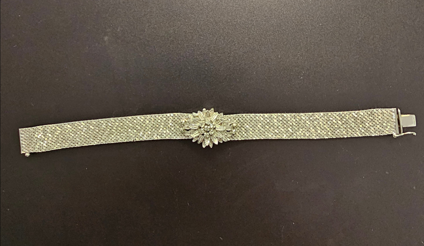 Schönes antikes Armband Silber 800mit in Blütenform gearbeitetem Mittelteil