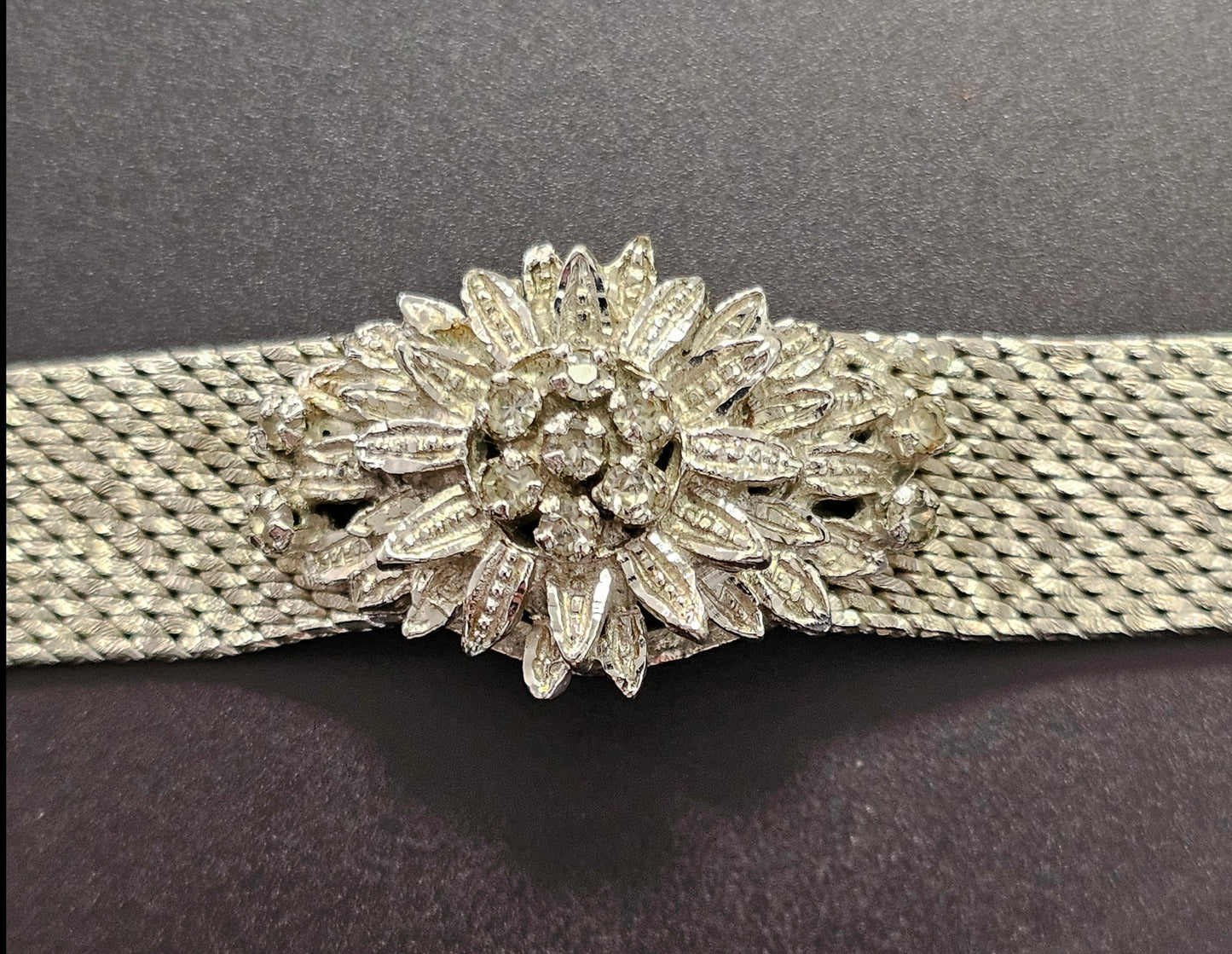 Schönes antikes Armband Silber 800mit in Blütenform gearbeitetem Mittelteil