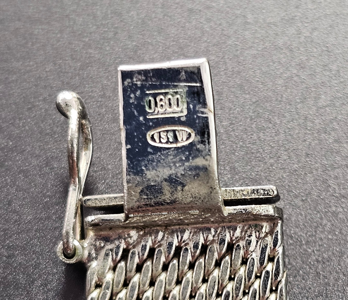 Schönes antikes Armband Silber 800mit in Blütenform gearbeitetem Mittelteil