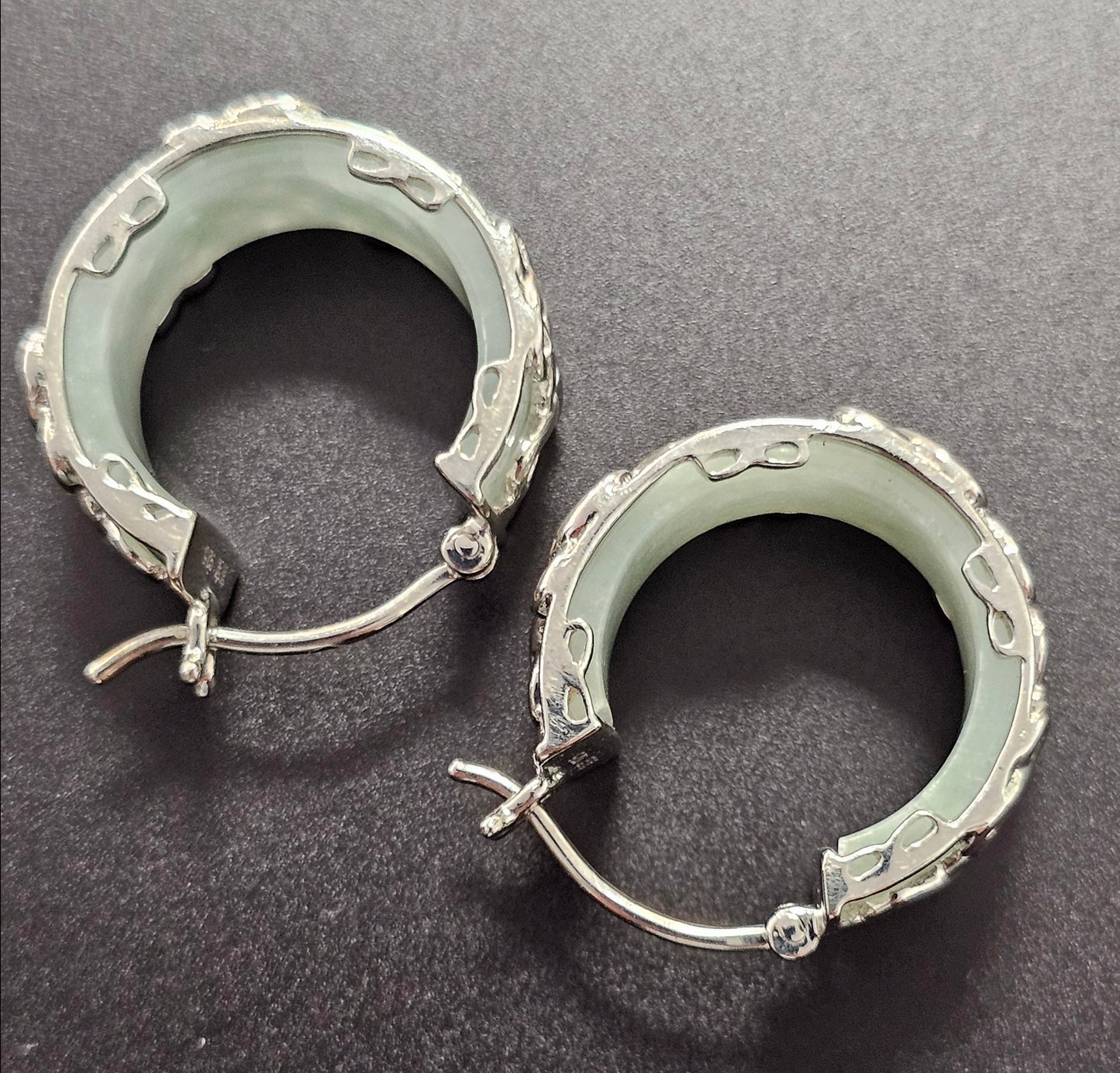Schöne Ohrringe Silber 925 mit eingearbeiteter Jade