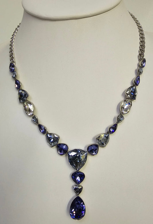 Swarovski Kette mit lila und glasklaren Swarovski Kristallen bestückt