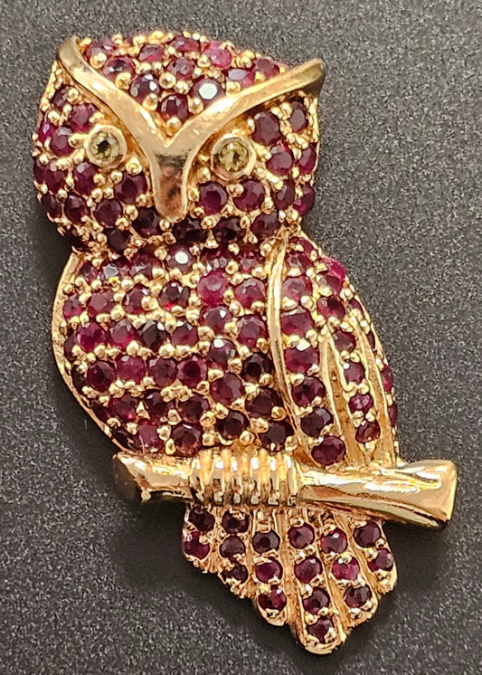 Schöner Anhänger Silber 925 vergoldet in Form einer Eule mit kleinen Rubinen besetzt