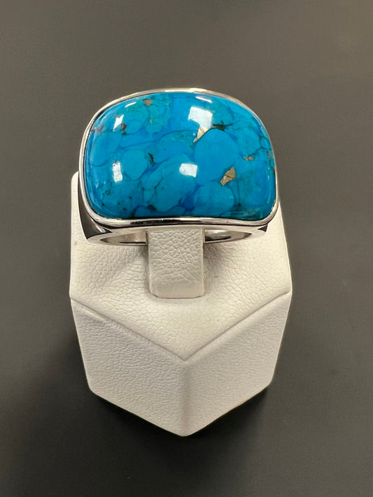 Sehr schöner Ring aus 925er Silber mit einem Türkisblauen Stein besetzt