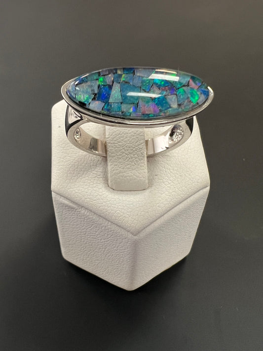 Sehr schöner Ring aus 925er Silber mit eingefasstem Mosaikstein in verschiedenen Blautönen
