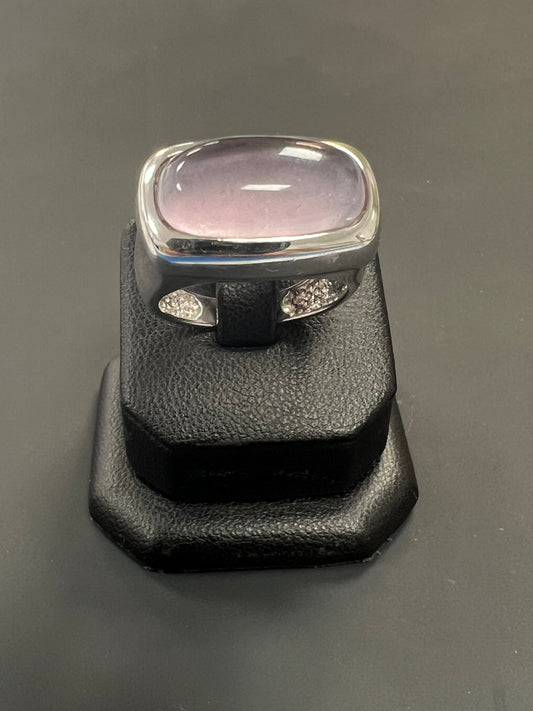 Sehr schöner Ring aus 925er Silber mit zartrosa Stein besetzt